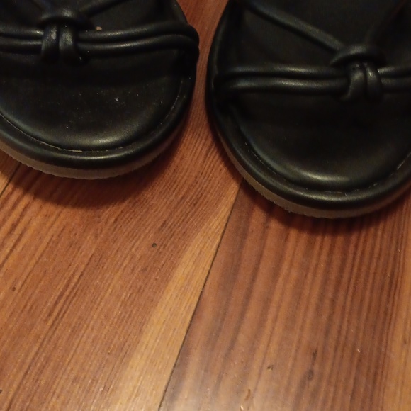 A New Day Black Sandals - Picture 3 of 6